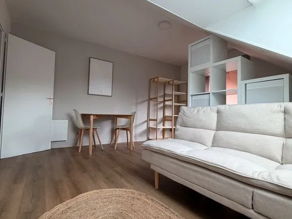 ✨ À louer - Superbe appartement meublé avec terrasse et parking privé ✨