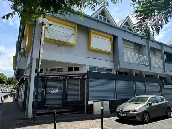 IMMEUBLE HYPER CENTRE ST PIERRE VENDU VIDE