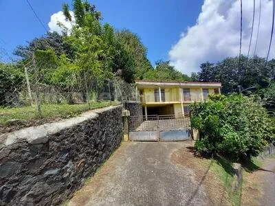 Double potentiel pour cette villa composée de deux T4 aux beaux volumes.