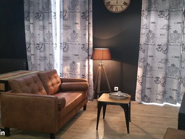 Studio meublé rénové au style industriel