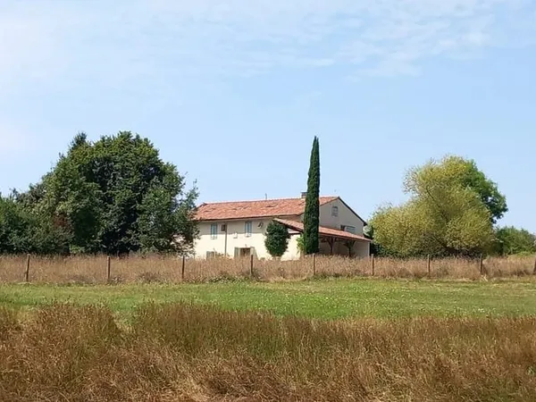 Maison 8 pièces 353 m²