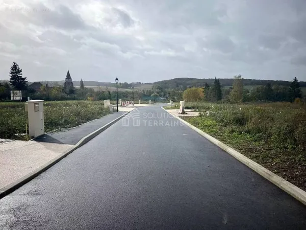 Terrain à bâtir de 449 m² à SAINT-CYR-SOUS-DOURDAN (91)