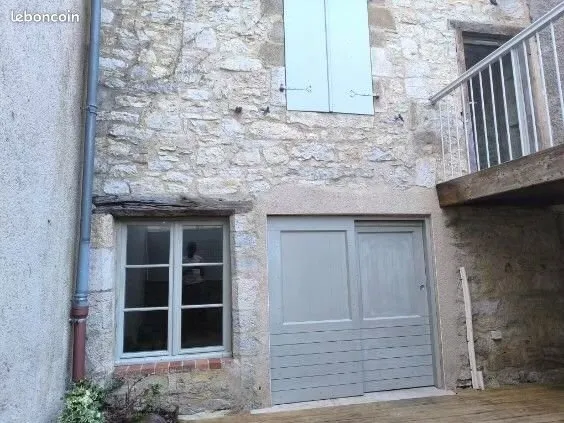 A 10-15 min de Biars-sur-Cère jolie maison de village mitoyenne de 60m²