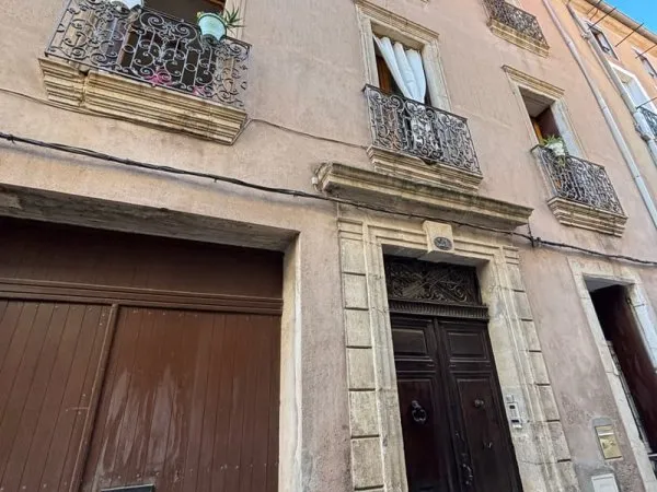 Maison de ville T7 de 170 m2 avec garage terrasse et appart