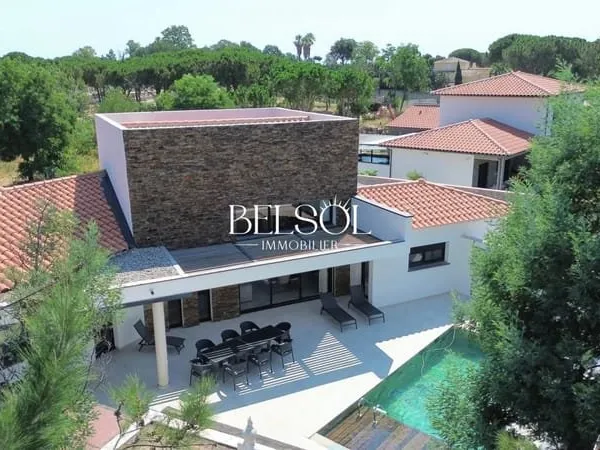 PROCHE SAINT CYPRIEN VILLA D'EXCEPTION