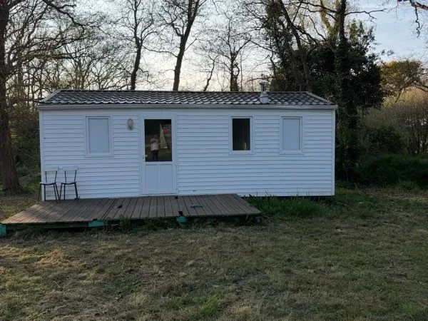 Terrain privé avec mobile-home