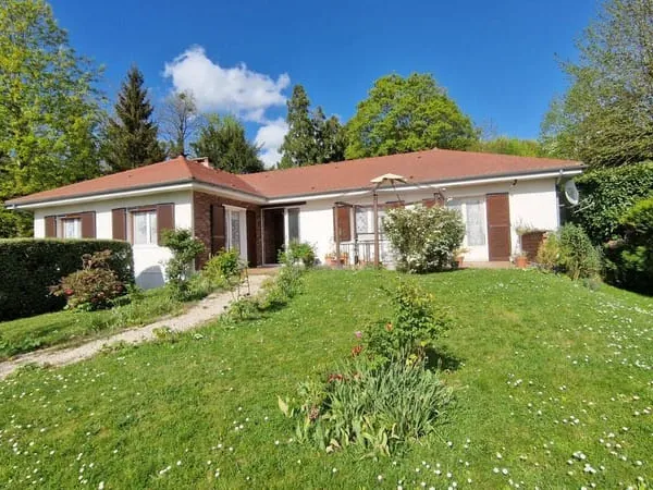 Maison de plain-pied 7 pièces 152 m²