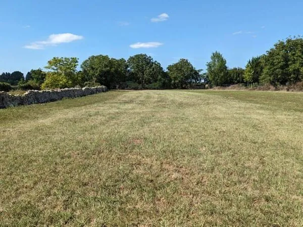 Terrain constructible 1551 m²