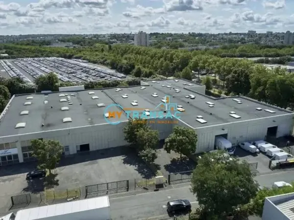 A LOUER local d'activité de 582m² situé à Valenton