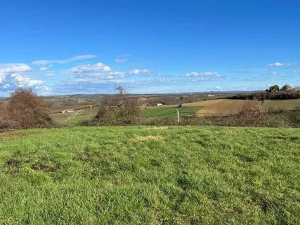 Terrain constructible 1610 m²