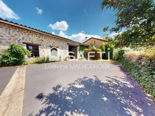 Maison Vente Saint-Adjutory 1p 106m² 35000€