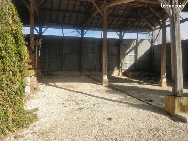 Emplacements Parking Box Garages couverts - Camping-cars, Caravanes, Remorques