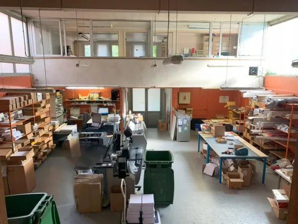 Local d'activité 328 m²