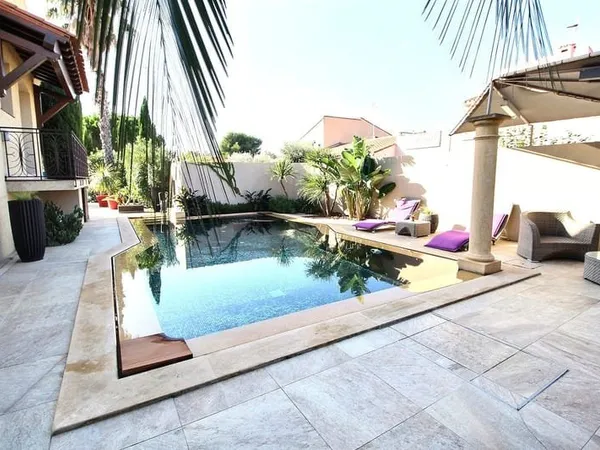 ACHAT - ST CYPRIEN - VILLA 3 FACES - PISCINE ET GARAGE