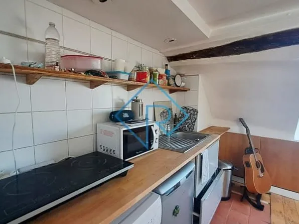 11.48 m2 (Surface au sol totale : 26.08 m2) / 180.000 € FA
