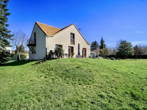 Maison individuelle 147m2 - 2296m2 de jardin