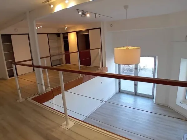Local commercial 111 m²