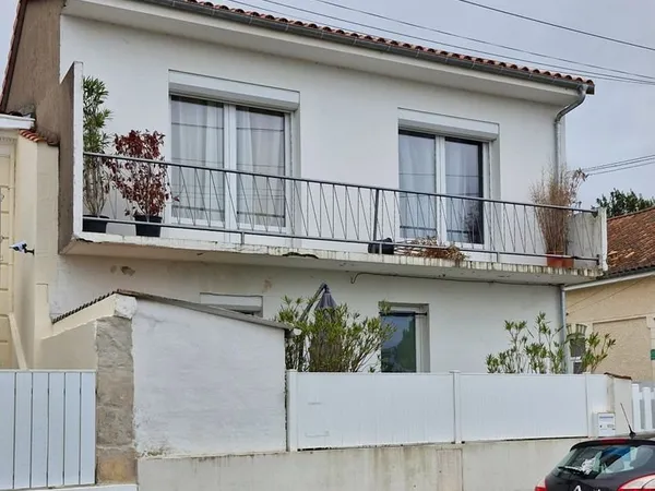 Royan, Maison T3 proche super U et Bus