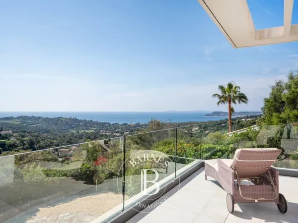 GOLFE DE SAINT-TROPEZ - LA CROIX-VALMER - VILLA CONTEMPORAINE VUE MER