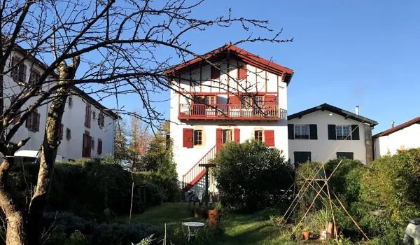 Maison 16 pièces 350 m²