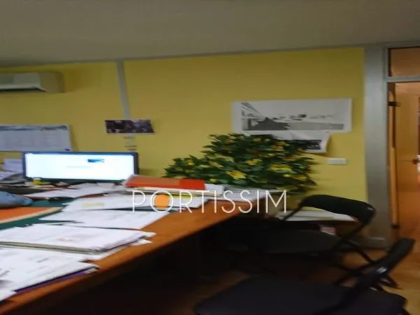 Bureaux 84 m²