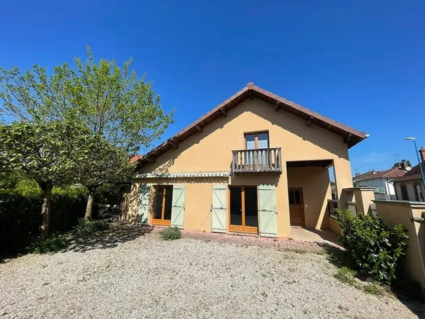 Maison de 170 m² à Saint Germain Du Bois et logement de 100m² à rénover