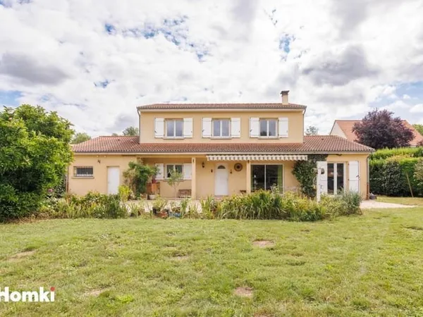 Maison/Villa T7 de 145 m2 à Coudes 63114