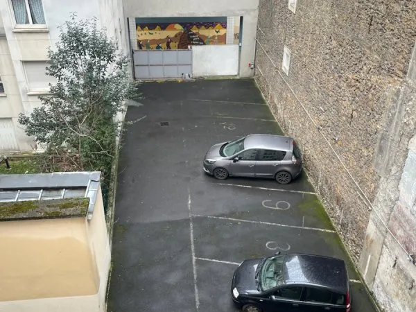 Loue parking 12m²