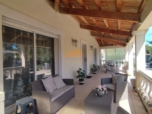 Maison plain pied avec studio attenant, grand garage