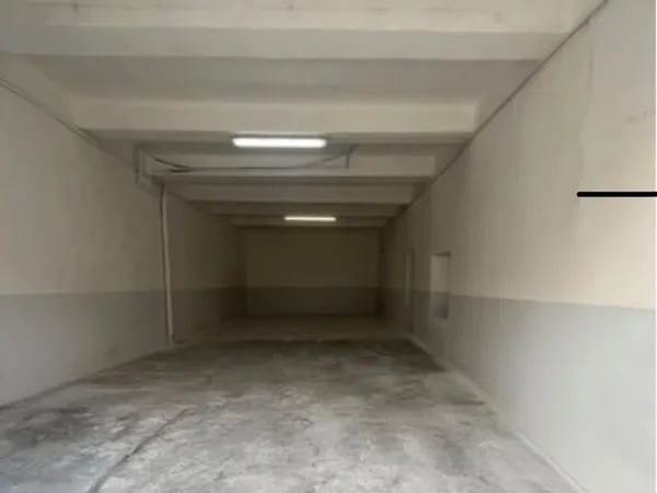 Local garage atelier