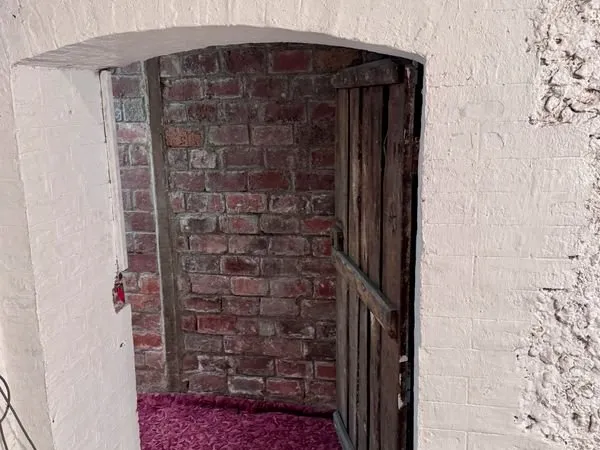 Cave 13 m2 à louer - Rue de Monceau (côté Faubourg Saint-Honoré)