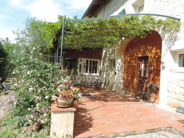 Dpt Ain (01), à vendre ST MARTIN DU MONT, belle maison de caractère avec vue dominante - Terrain de 