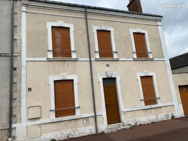 Maison de 200 m2 à st jean de la ruel