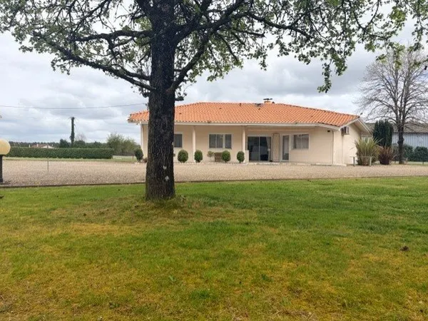 Superbe maison de plain-pied volumes exceptionnels et prestations complètes