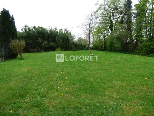 Terrain 5060 m²