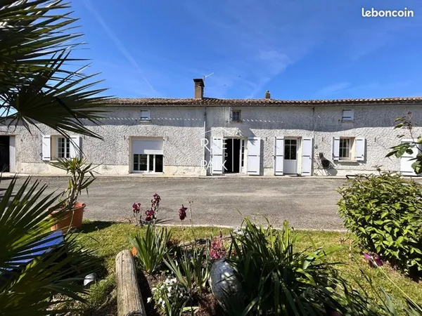 Maison 8 pièces 217 m²