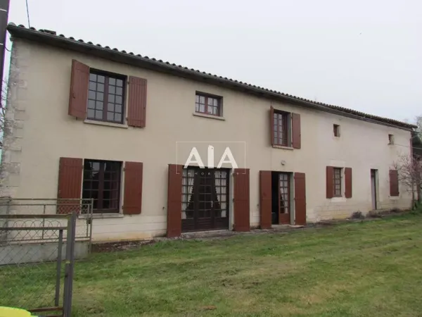 Maison de village proche de Ruffec(4km)