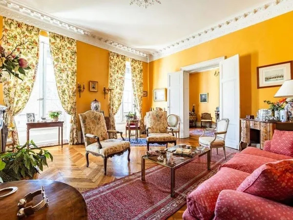 Appartement 6 pièces 200 m²