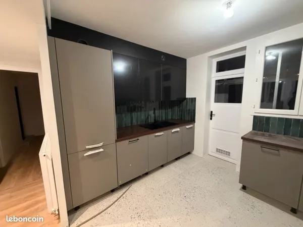 A Louer chambre en colocation dans appartement T5 entièrement refait à neuf