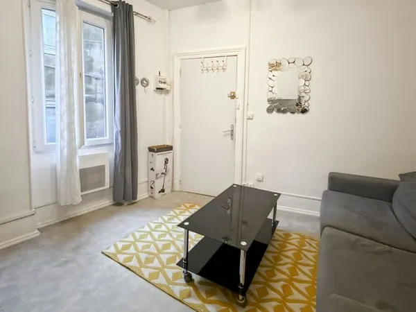 Studio 1 pièce 11 m²