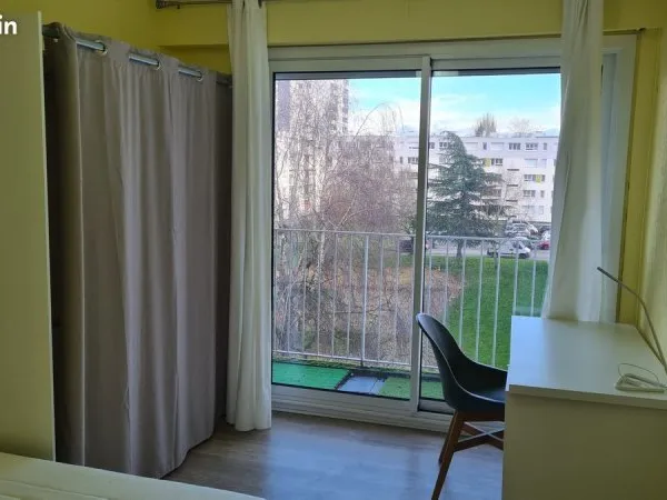 Colocation appartement Laval - reste 2 chambres