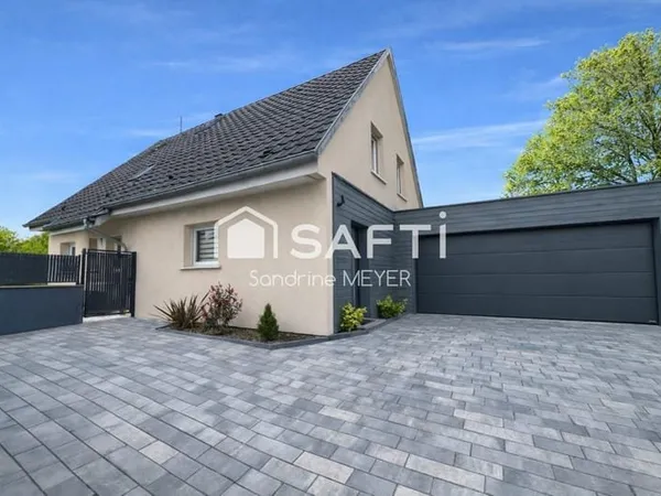 Magnifique maison avec piscine, garage double