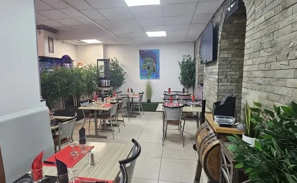 Toulon, entre centre et pont du las, murs commerciaux actuel