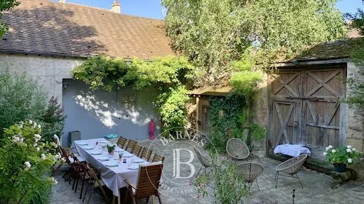Maison 9 pièces 244 m²