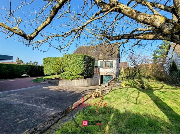 Maison sur sous sol, terrain clos, 3 chambres