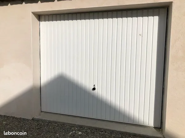 Loue garage à cossé le Vivien