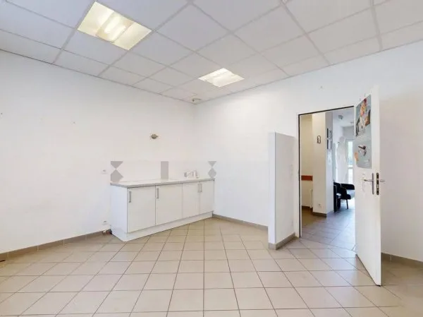 Local commercial 24 m²