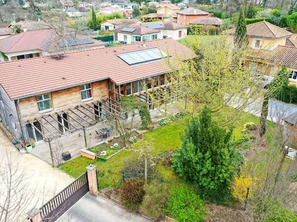Maison Neyron 10 pièce(s) 312 m2