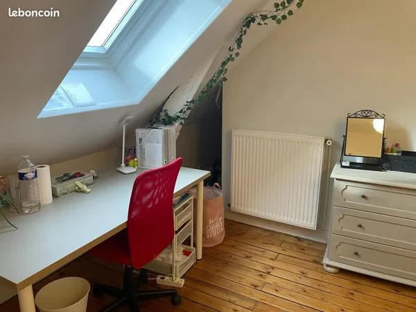 Chambre pour étudiante chez l'habitant
