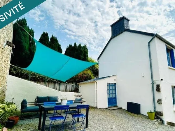 MAISON DE 70M2 SUR TERRAIN DE 345 M2 GARAGE ET ANNEXE.
